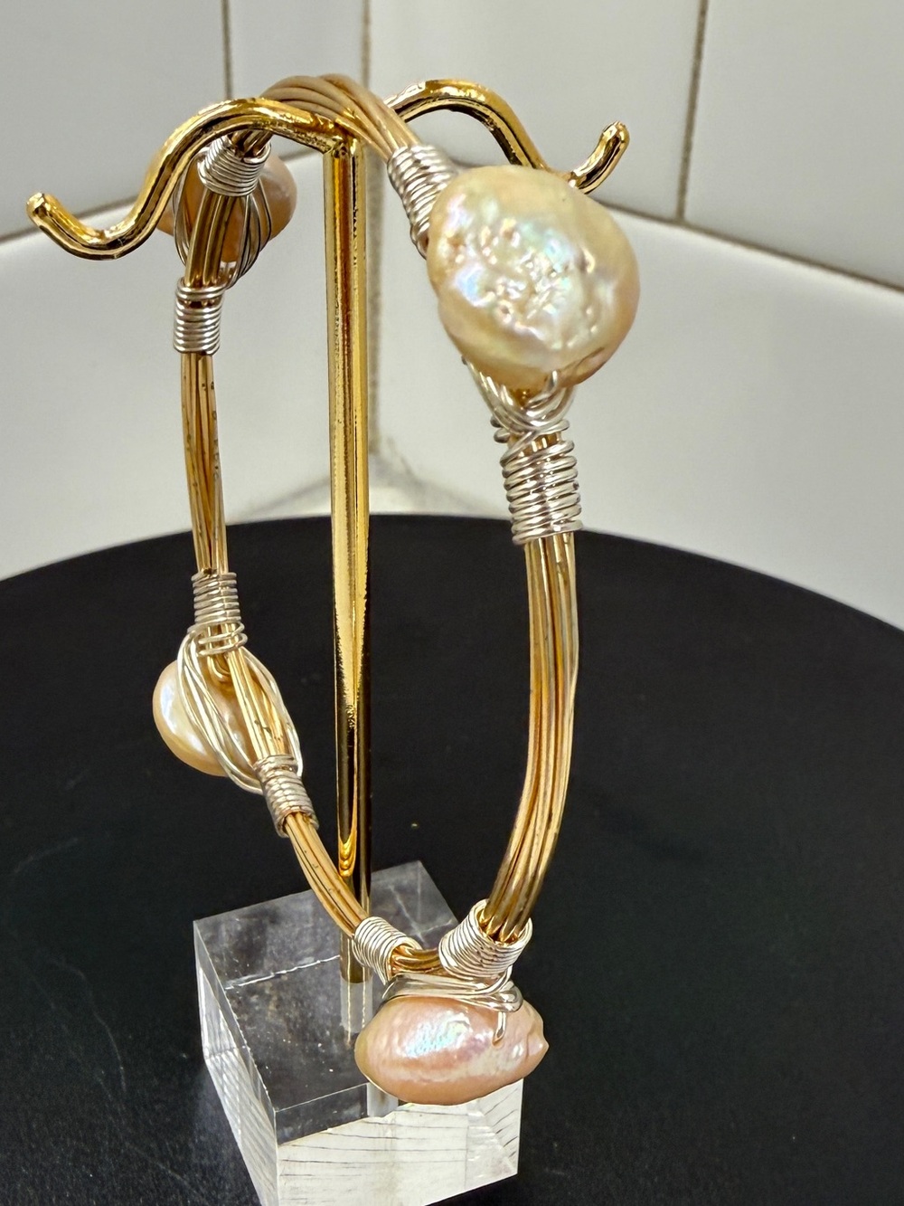 Gold-Tone Wire Bangle with Cream Pearls